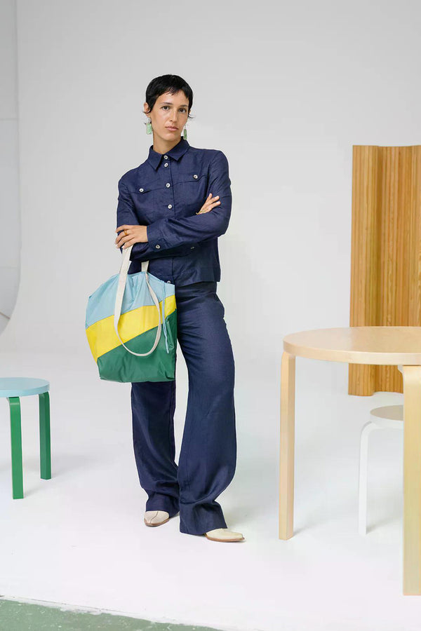 still by hand SUSAN BIJL / Form25 The New Trash Bag M