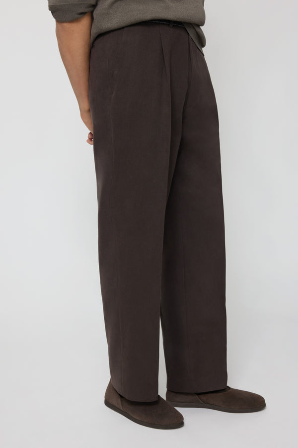 Stòffa Single Pleat Trouser (Chocolate Panama Weave Cotton)