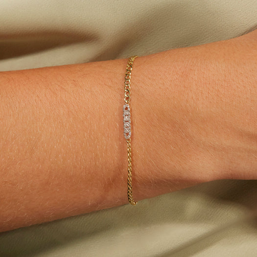 Stone And Strand Fine Diamond Pave Curb Chain Bracelet