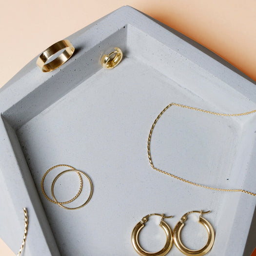 Stone And Strand Fine Gold Twist And Round Interlocking Band