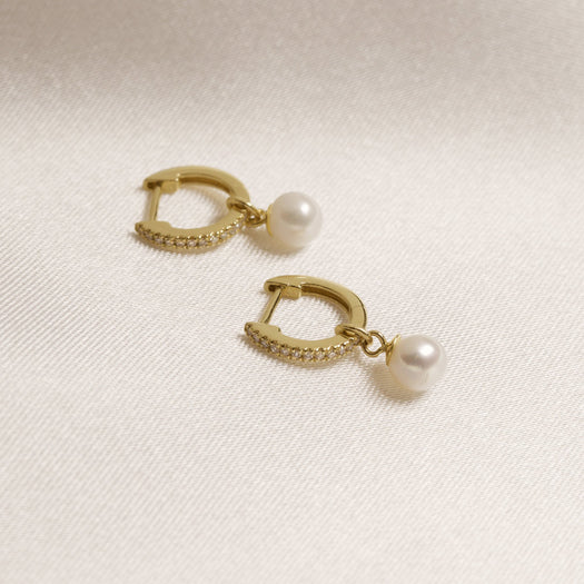Stone And Strand Freshwater Droplet Pearl Pave Huggies