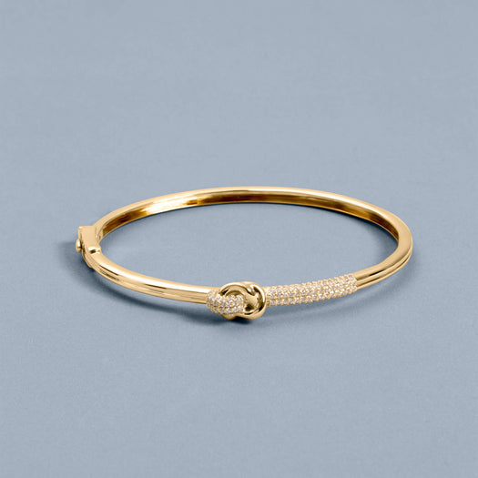 Stone And Strand Diamond Forme Knot Bangle