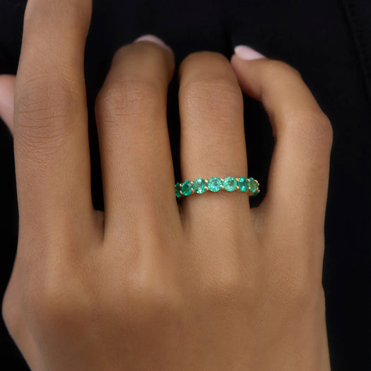 Stone And Strand Emerald Luxe Eternity Band