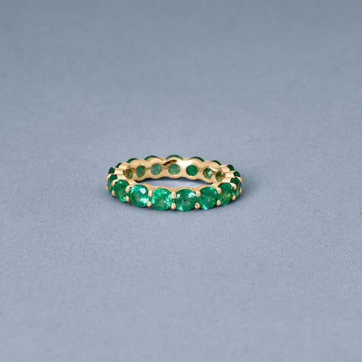 Stone And Strand Emerald Luxe Eternity Band