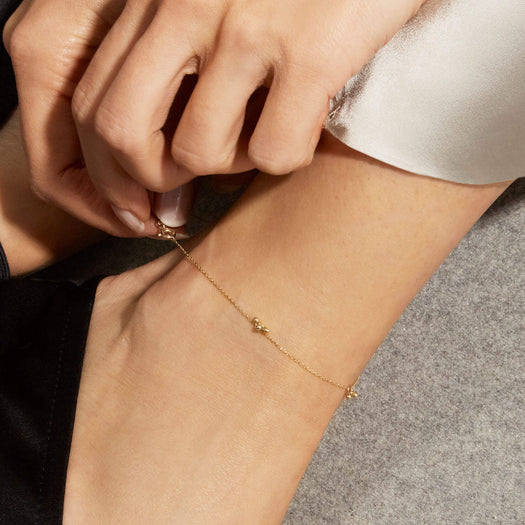 Stone And Strand Gold Cluster Anklet