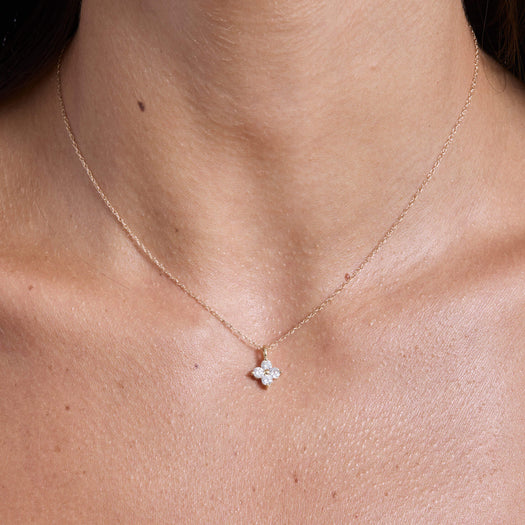 Stone And Strand Luckiest Clover Diamond Choker