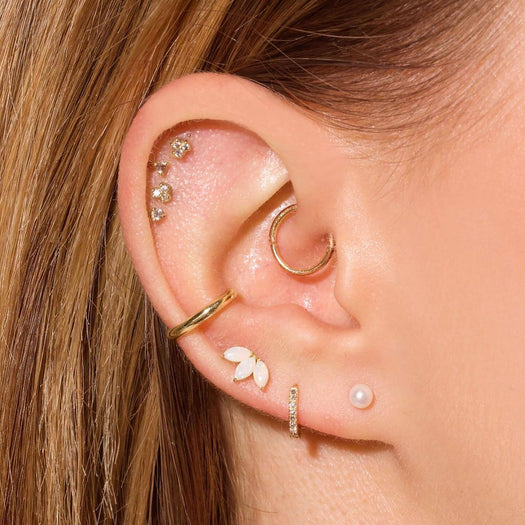 Stone And Strand Medium Pearl Earrings