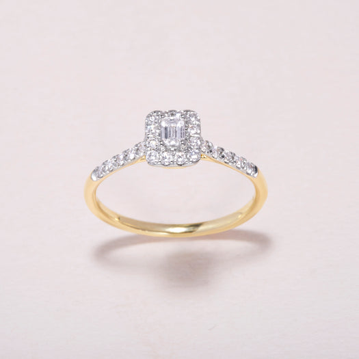 Stone And Strand The Greta Ring In Yellow Gold