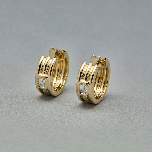 Stone And Strand Trio Ridge Diamond Huggies