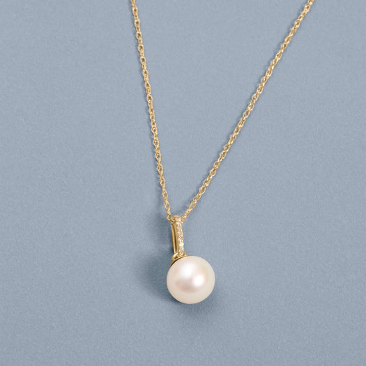 Stone And Strand Uptown Pearl Necklace