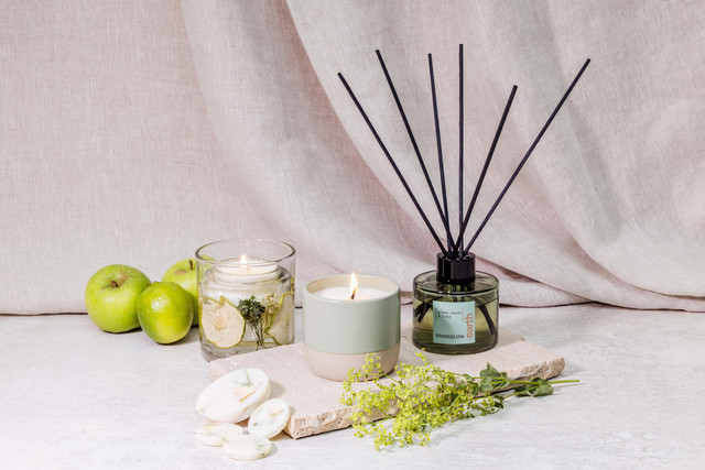 Stoneglow Elements - Earth - Green Apple & Lime - Scented Soy Wax Ceramic Candle Tumbler (68x75mm) - Green