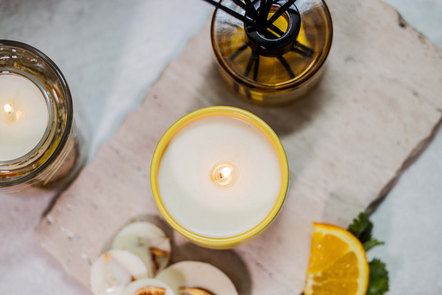 Stoneglow Elements - Energy - Bitter Orange & Coriander - Scented Soy Wax Ceramic Candle Tumbler (68x75mm) - Yellow