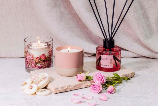 Stoneglow Elements - Light - Blush Rose & Peony - Scented Soy Wax Ceramic Candle Tumbler (68x75mm) - Pink