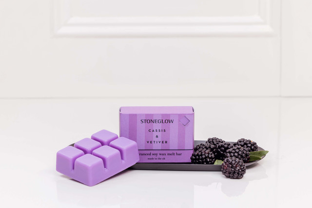 Stoneglow Modern Classics - Cassis & Vetiver Soy Wax Melt Snap Bar 79 Grams