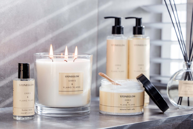 Stoneglow Modern Classics - Orris & Ylang Ylang - 3-Wick Scented Candle (120 X 120mm)