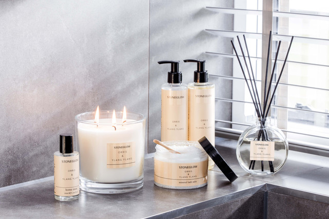 Stoneglow Modern Classics - Orris & Ylang Ylang - 3-Wick Scented Candle (120 X 120mm)