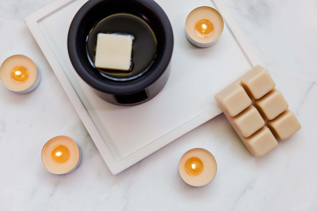 Stoneglow Modern Classics - Orris & Ylang Ylang Soy Wax Melt Bar 79 Grams