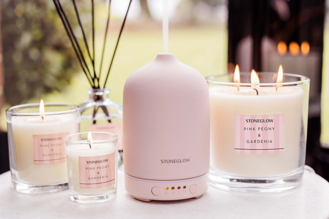 Stoneglow Modern Classics - Pink Peony & Gardenia - 3-Wick Scented Candle (120 X 120mm)