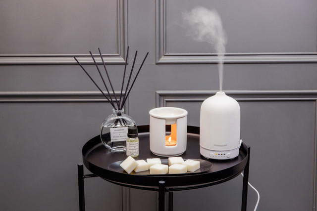 Stoneglow Modern Classics - Pomegranate & Spiced Woods - Scented Fragrance Oil 15ml