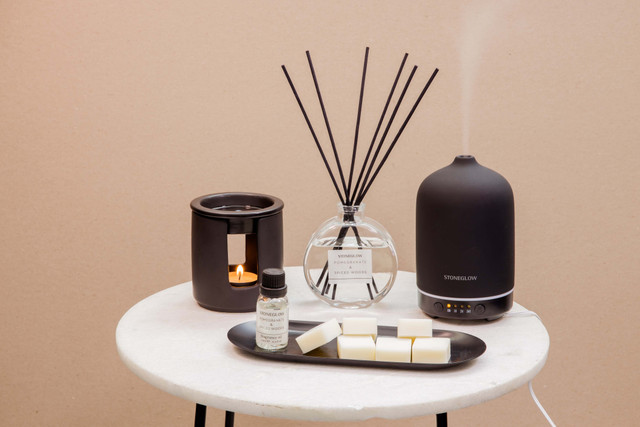 Stoneglow Modern Classics - Pomegranate & Spiced Woods - Scented Fragrance Oil 15ml