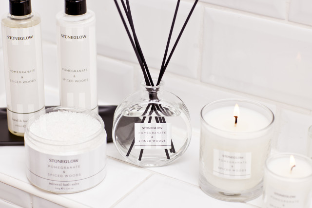 Stoneglow Modern Classics - Pomegranate & Spiced Woods - Scented Reed Diffuser 120ml