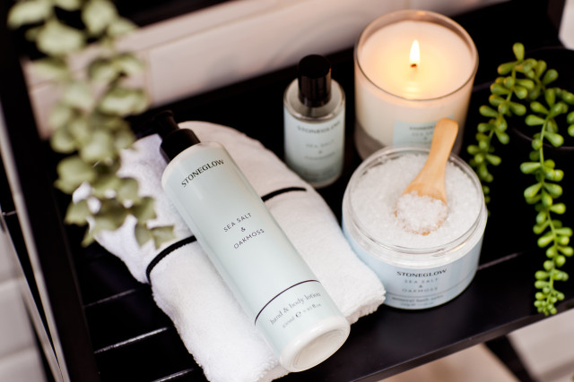 Stoneglow Modern Classics - Sea Salt & Oakmoss - Scented Hand & Body Lotion 250ml