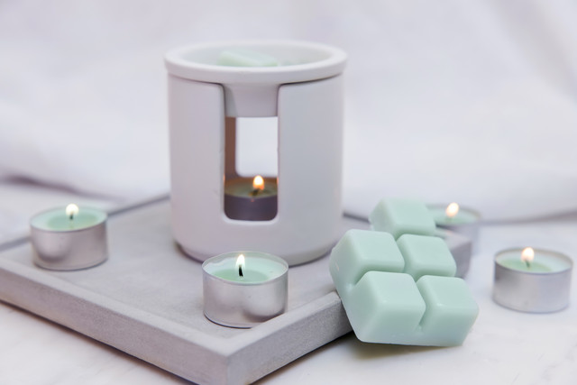 Stoneglow Modern Classics - Sea Salt & Oakmoss - Scented Tealight Candles (37 X 22mm) 180g
