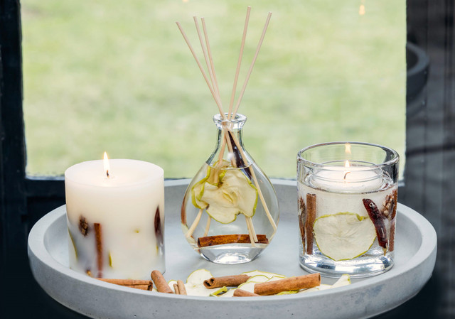 Stoneglow Nature's Gift - Spiced Orchard - Scented Botanical Inclusion Pillar Candle (95 X 95mm)