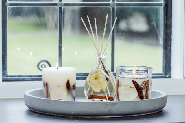 Stoneglow Nature's Gift - Spiced Orchard - Scented Botanical Inclusion Pillar Candle (95 X 95mm)