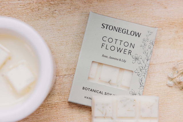 Stoneglow The Walled Garden - Cotton Flower - Rose | Jasmine | Lily - Scented Botanical Soy Wax Melt Snap Bar - 76 Grams