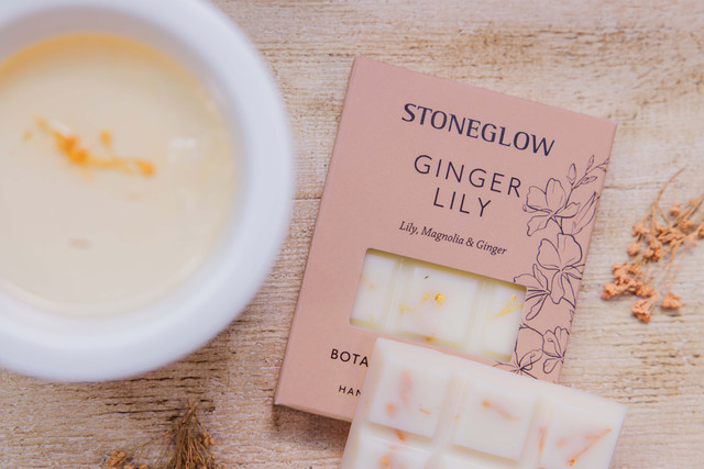 Stoneglow The Walled Garden - Ginger Lily - Lily | Magnolia | Ginger - Scented Botanical Soy Wax Melt Snap Bar - 76 Grams