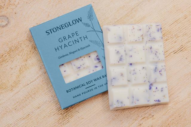 Stoneglow The Walled Garden - Grape Hyacinth - Gardenia | Muguet | Hyacinth - Scented Botanical Soy Wax Melt Snap Bar - 76 Grams