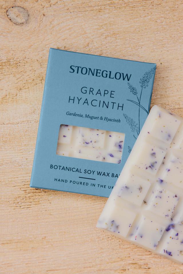 Stoneglow The Walled Garden - Grape Hyacinth - Gardenia | Muguet | Hyacinth - Scented Botanical Soy Wax Melt Snap Bar - 76 Grams
