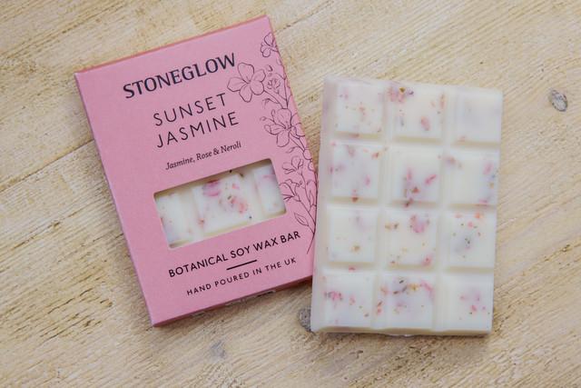 Stoneglow The Walled Garden - Sunset Jasmine - Jasmine | Rose | Neroli - Scented Botanical Soy Wax Melt Snap Bar - 76 Grams