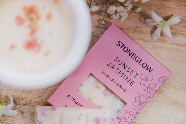 Stoneglow The Walled Garden - Sunset Jasmine - Jasmine | Rose | Neroli - Scented Botanical Soy Wax Melt Snap Bar - 76 Grams