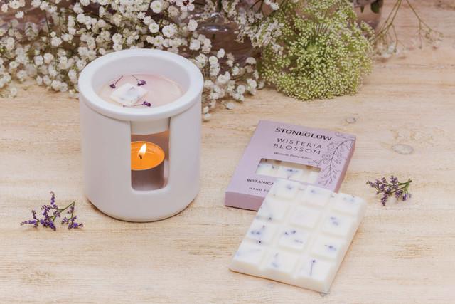 Stoneglow The Walled Garden - Wisteria Blossom - Wisteria | Peony | Pear- Scented Botanical Soy Wax Melt Snap Bar - 76 Grams