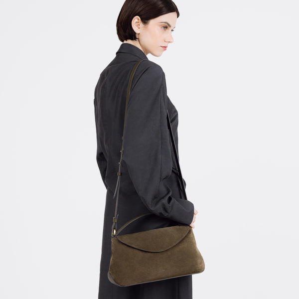 Stow East West Curve Bag