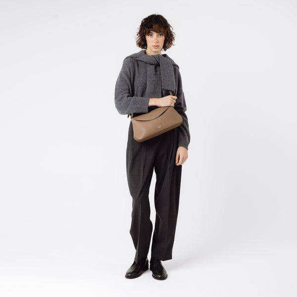 Stow East West Curve Bag