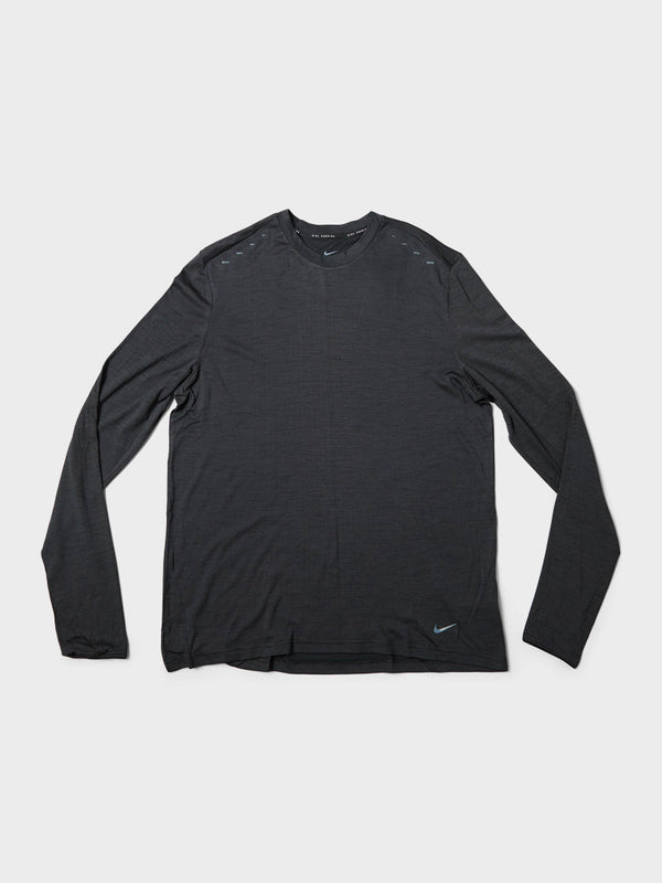 stoy Dry-Fit ADV Run T-Shirt in Black and Anthracite