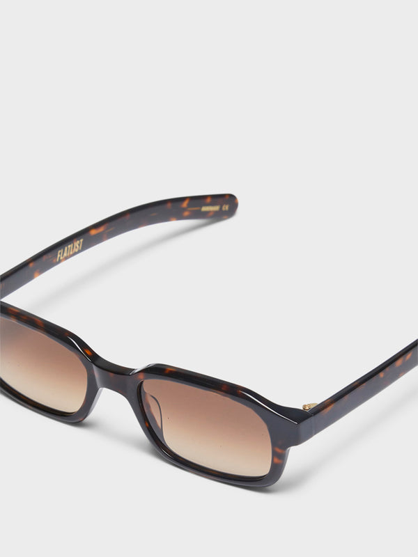 Stoy Hanky Sunglasses In Dark Tortoise And Brown Gradient