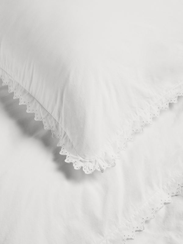 Stoy Percale Broderie Anglaise Pillow Sham In Broken White/Anaïs