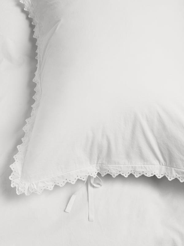 Stoy Percale Broderie Anglaise Pillow Sham In Broken White/Anaïs