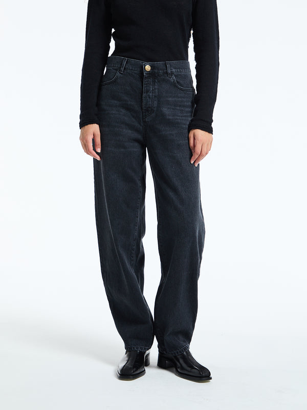 stoy Barrel Jeans in Washed Black
