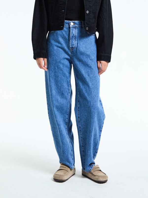 stoy Barrel Jeans in Washed Blue