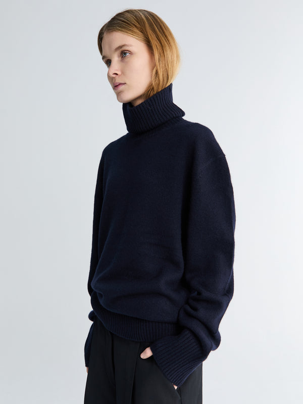 Stoy Cashmere Turtleneck In Navy