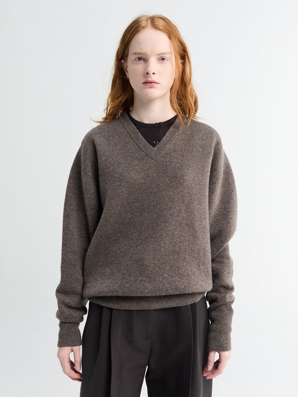 Stoy Cashmere V-neck Jumper In Mouse