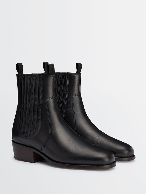 Stoy Chelsea Boots In Black