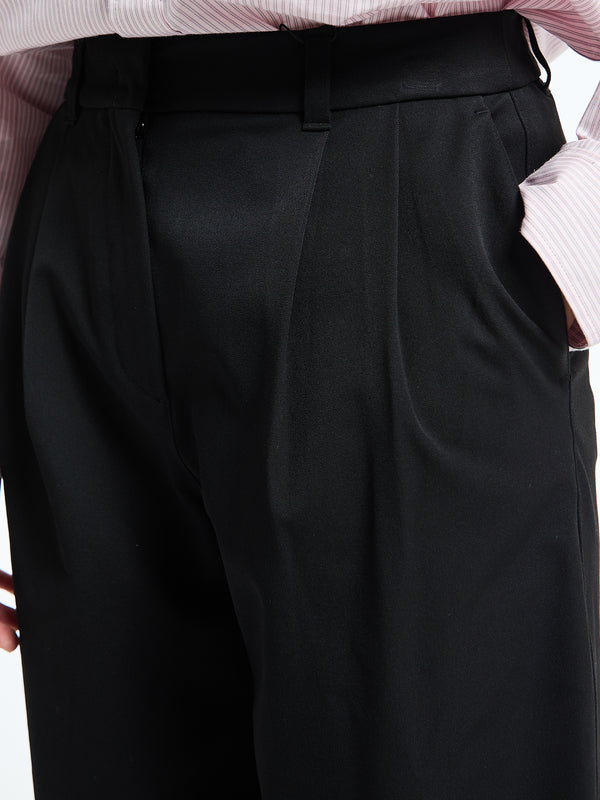 Stoy Double Pleated Wide Slacks In Black