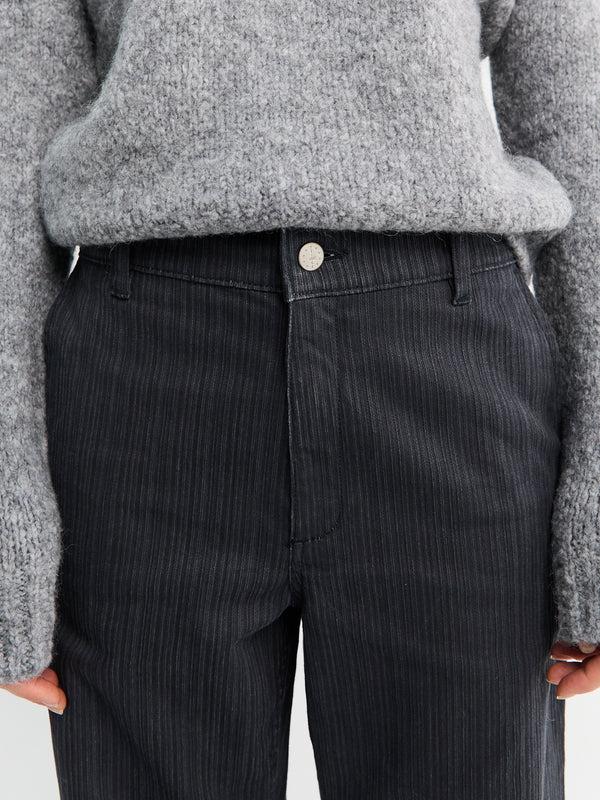 Stoy Ensu Trousers In Grey