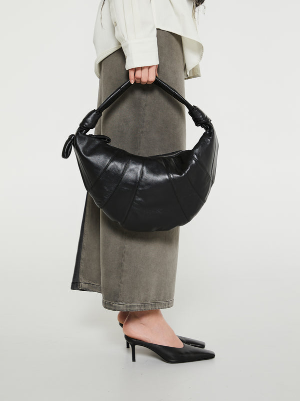 Stoy Fortune Croissant Bag In Black